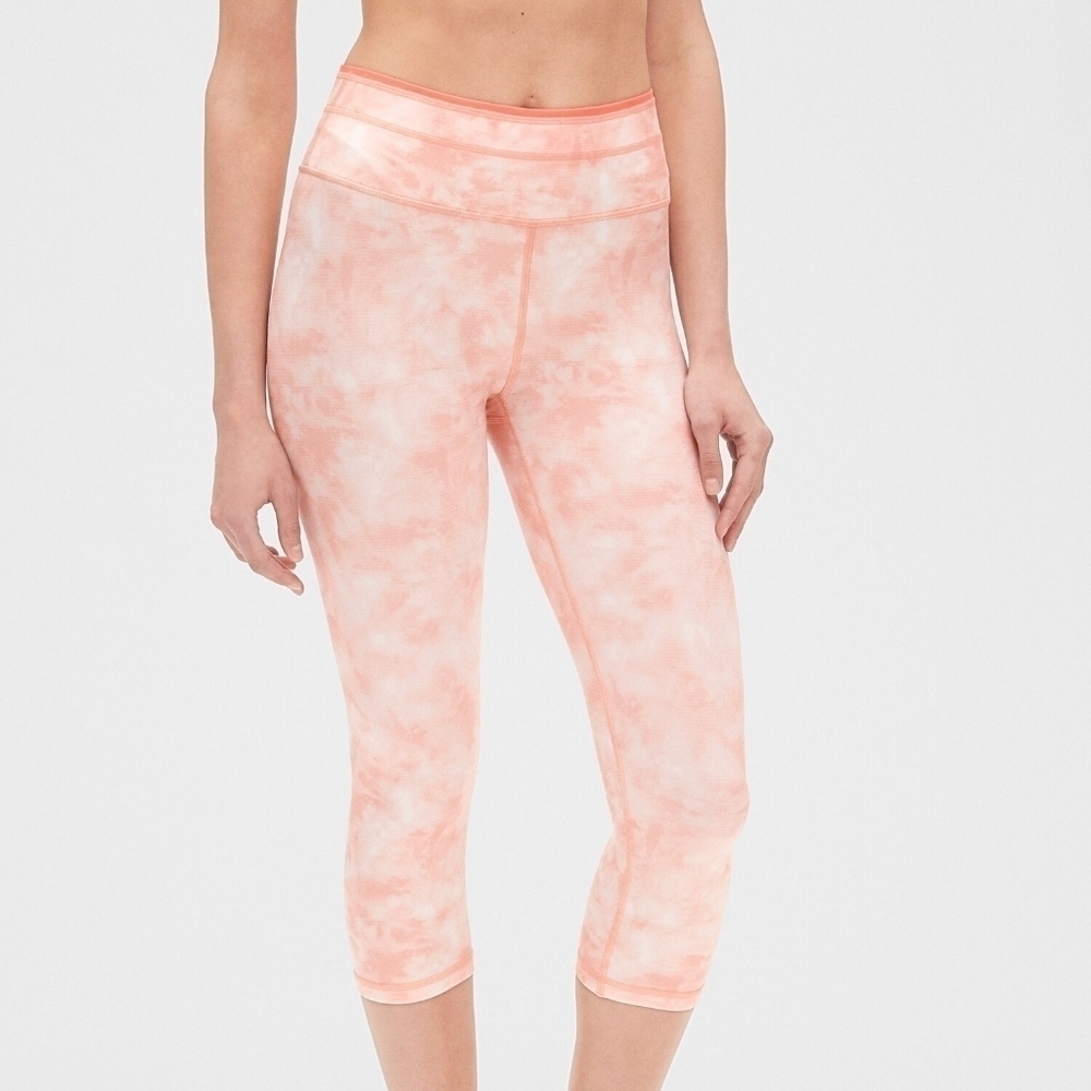 GAP fit Tie-Dye Capris in Eclipse